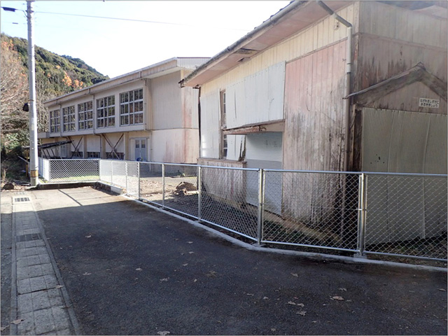 令和4年度　こども未来第4号 下ノ加江小学校ブロック塀改修工事 （土佐清水市）